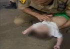 Bebê de 11 meses tem parada cardíaca após desembarcar de avião e é levado às pressas para hospital em viatura da polícia
