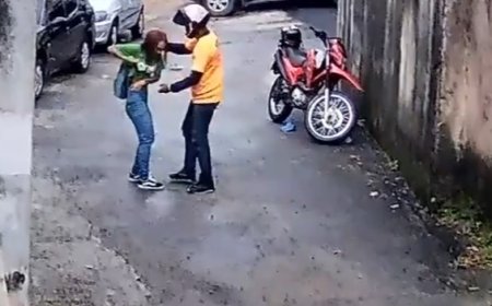 Mulher é assaltada por falso mototaxista; veja o vídeo