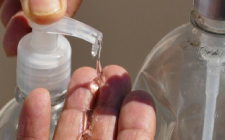 Mulher tenta incendiar carro do ex-marido com álcool em gel