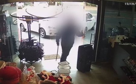 Homem é preso após matar companheira com espada ninja e atacar ex-namorada