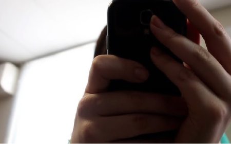 Diretor de escola é afastado das funções após enviar foto íntima para aluna de 13 anos