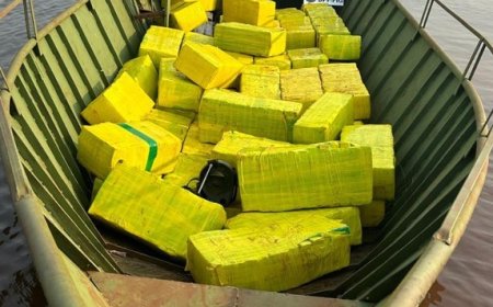 PF apreende 1,5 tonelada de drogas em embarcação no Lago de Itaipu