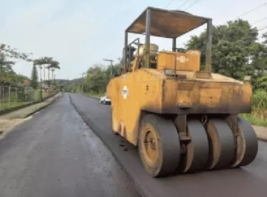 Trabalhador morre atropelado por rolo compressor durante obra