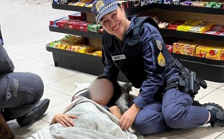 Policial ajuda mulher a dar à luz dentro de  loja de conveniência