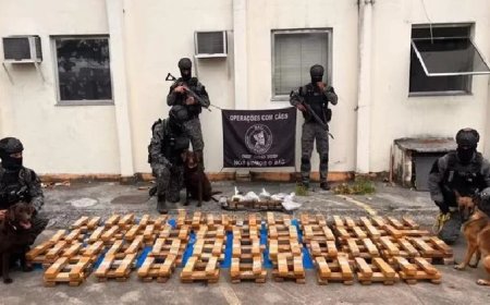 PM apreende uma tonelada de maconha em escola no Complexo da Maré