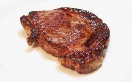 Idoso de 63 anos morre após se engasgar com pedaço de carne em Goiânia