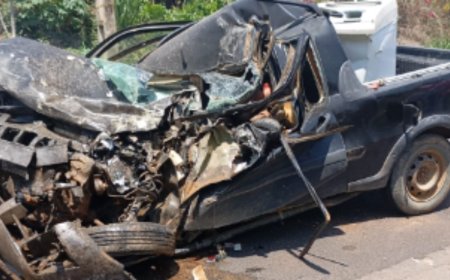 Homem morre em batida entre caminhonete e caminhão de lixo na BR-259