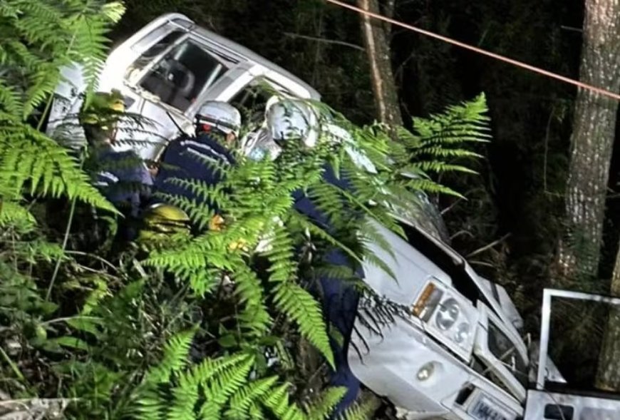 Idoso de 76 anos é encontrado morto em carro após acidente