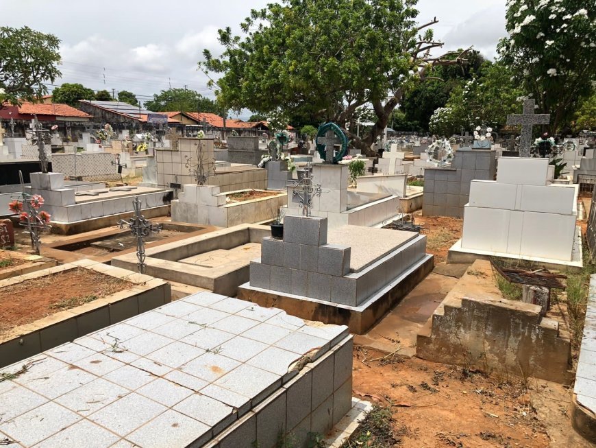 Homem é assassinado a tiros em frente ao Cemitério