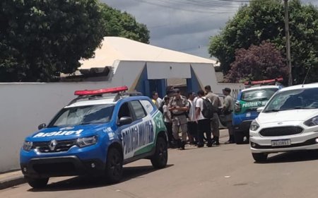 Adolescente é esfaqueado em frente à escola