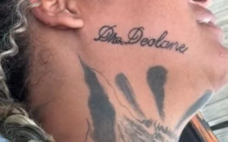 Fã de Deolane Bezerra cobre tatuagem em homenagem à influenciada após desilusão: “Falta de consideração”