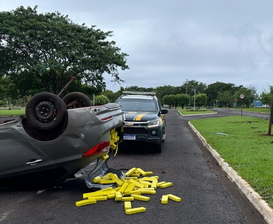 PRF prende homem com carro roubado e quase 300 quilos de maconha, após fuga
