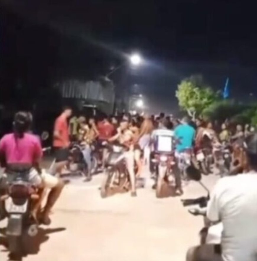 População depreda delegacia após prisão de jovem suspeita de matar filho de 1 e 6 meses