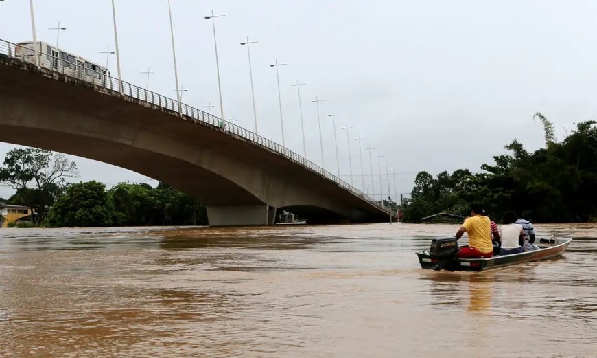 Após cinco meses de estiagem, nível do Rio Acre volta a subir