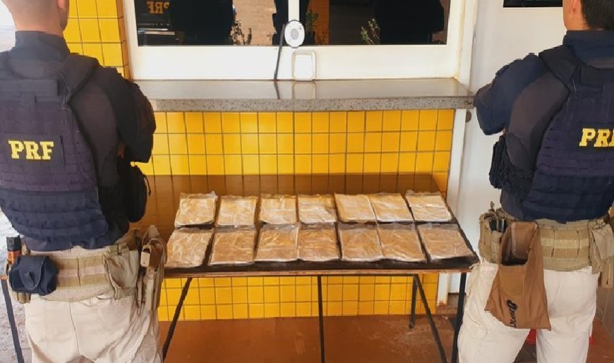PRF prende mulher com 14 pacotes de cocaína fixados ao corpo em Goiás