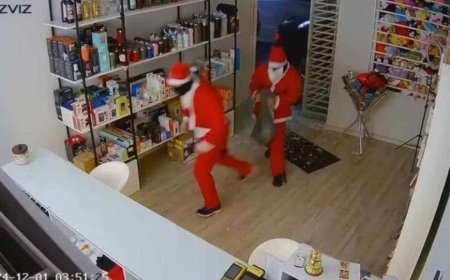Vídeo: Criminosos disfarçados de Papai Noel assaltam loja de eletrônicos e rouba 30 celulares