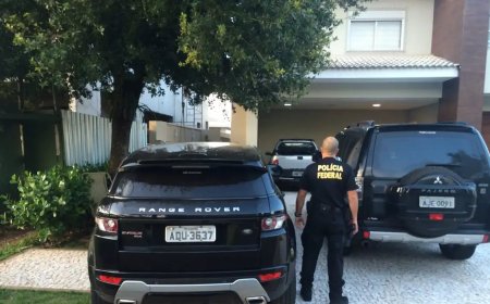 Operação cumpre mandados contra vereadora