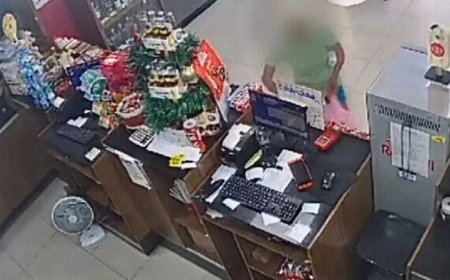 Vídeo flagra mulher roubando caixinha de Natal de funcionários
