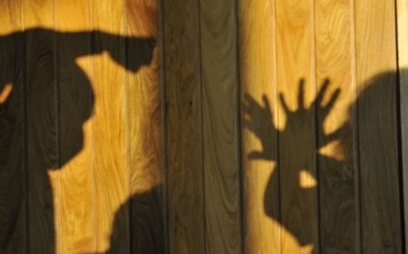 Mulher é arrastada pelo cabelo na noite de Natal e marido acaba preso