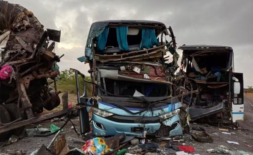 Acidente deixa cinco mortos e mais de 20 feridos no interior da Bahia