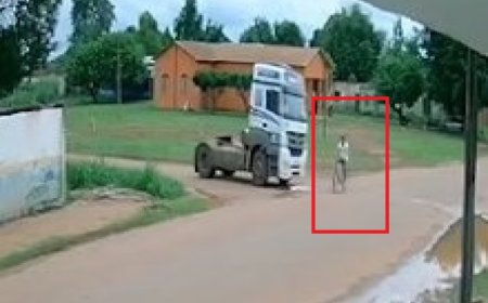 Ciclista é atropelado por carreta e arrastado por 20 metros