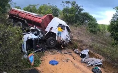 Família morre em acidente na BA-099; motorista de caminhão é preso por embriaguez ao volante