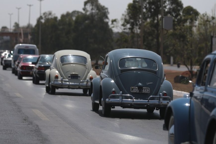 Governo Federal não cobra 'taxa ambiental' de carros com mais de 20 anos