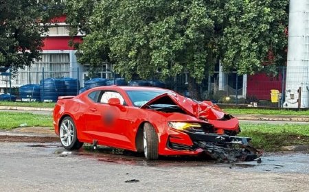 Camaro de mais de R$ 500 mil fica destruído em acidente