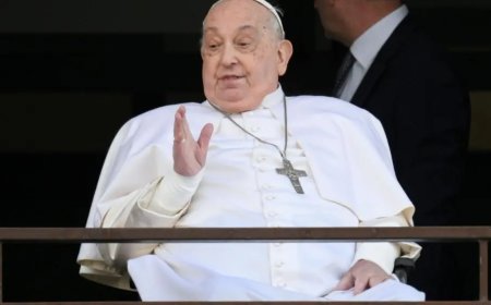 Papa Franciso deixa hospital depois de 38 dias de internação