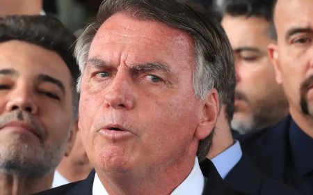 PGR pede arquivamento de inquérito sobre cartão de vacina de Bolsonaro