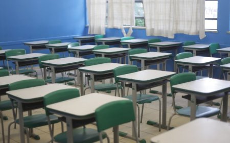 Professor é preso após fazer xixi em sala de aula