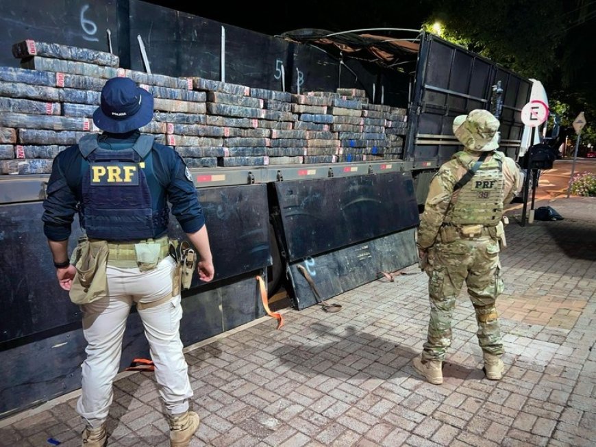 PRF apreende carreta com 1,6 tonelada de maconha