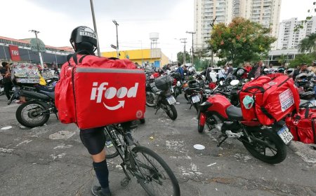 Entregadores mantêm paralisação por melhores condições de trabalho