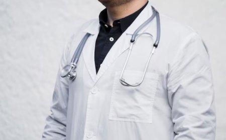 Médico é condenado por abusar de 6 mulheres durante consultas em clínica