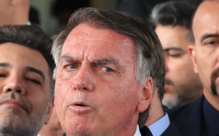 Bolsonaro segue internado na UTI sem previsão de alta após cirurgia