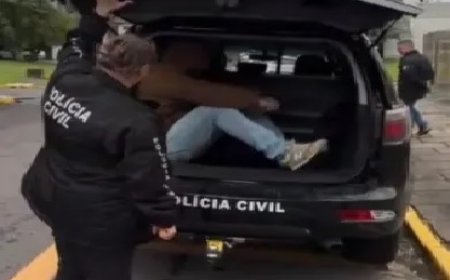 Vereador simula prisão e sai do porta-malas de viatura para “comemorar” compra com verba pública; VEJA O VÍDEO