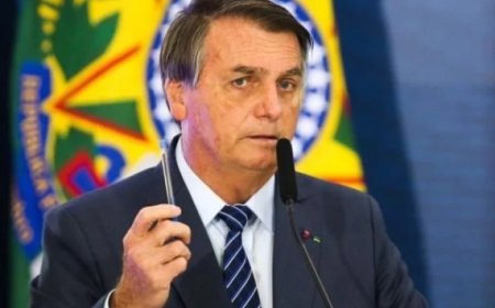 Bolsonaro diz que deu R$ 2 milhões para custear filho que está nos EUA