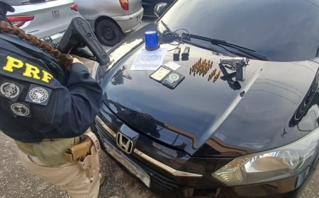Com giroflex, camisa da polícia e munição: dupla é presa na Dutra se passando por policial!
