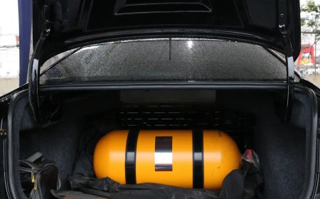 Explosão em posto de gasolina mata um homem e fere outro no Rio