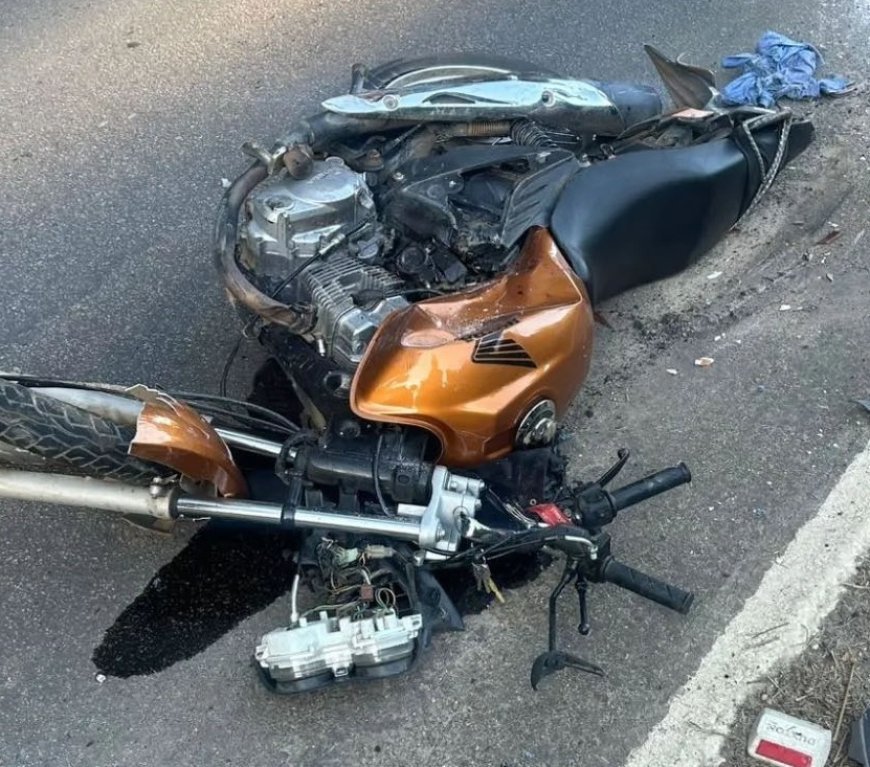 Motociclista morre após colidir com caminhão no Sul do ES