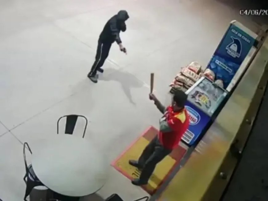 Frentista é baleado no peito ao reagir assalto em posto de combustíveis