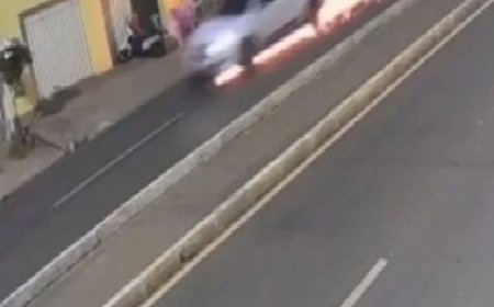 IMAGENS FORTES: Jovem perde as pernas após cair de moto durante 'grau' e ser arrastado por mais de 35 metros