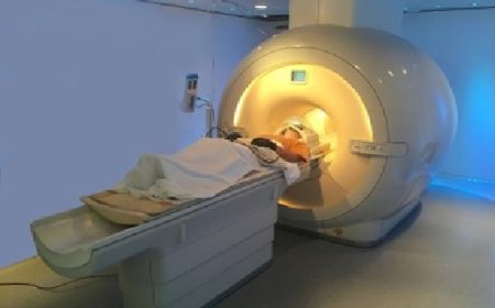 Homem que morreu em acidente com máquina de ressonância ficou 1h preso e usava corrente de 9kg