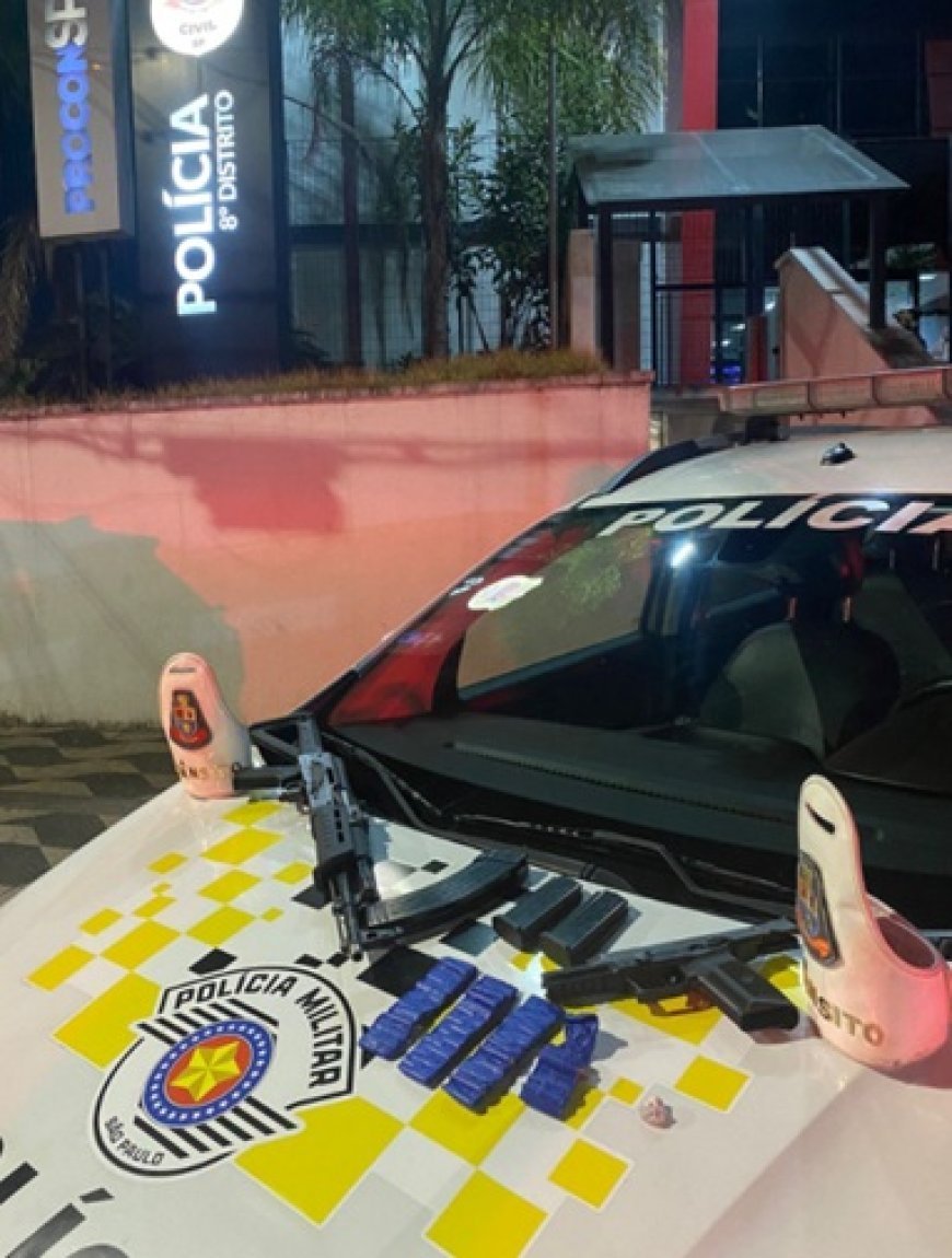 Passageira de ônibus é presa com fuzil AK 47 na mochila em SP