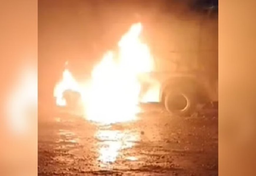 Morador de rua dorme com vela acesa em ônibus e incendeia 8 veículos