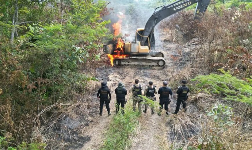 Operação já destruiu 16 dragas e 8 embarcações de garimpo ilegal no AM