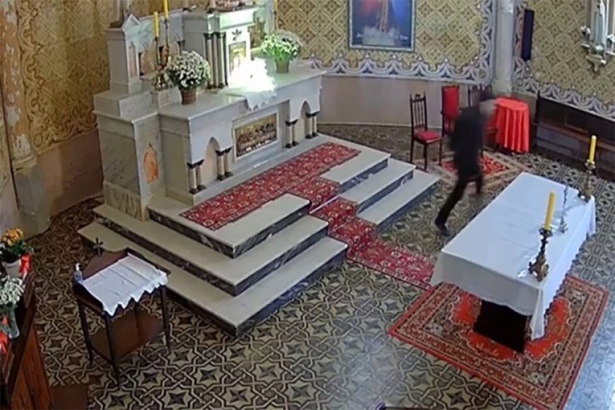 Homem invade igreja histórica, acende explosivo e revolta fiéis; VEJA O VÍDEO