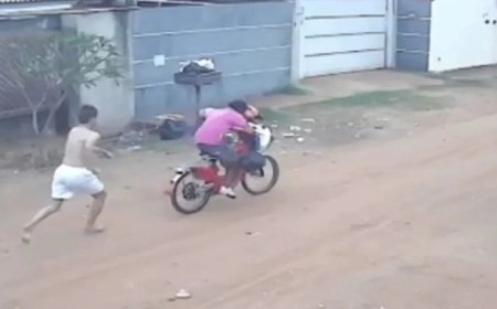 VÍDEO: Morador corre atrás de ladrão que invadiu casa e furtou bicicleta elétrica
