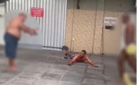 Mulher é brutalmente atacada a facadas dentro de motel