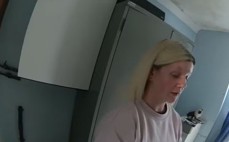 Mulher que matou os pais e viveu com os corpos é condenada à prisão perpétua